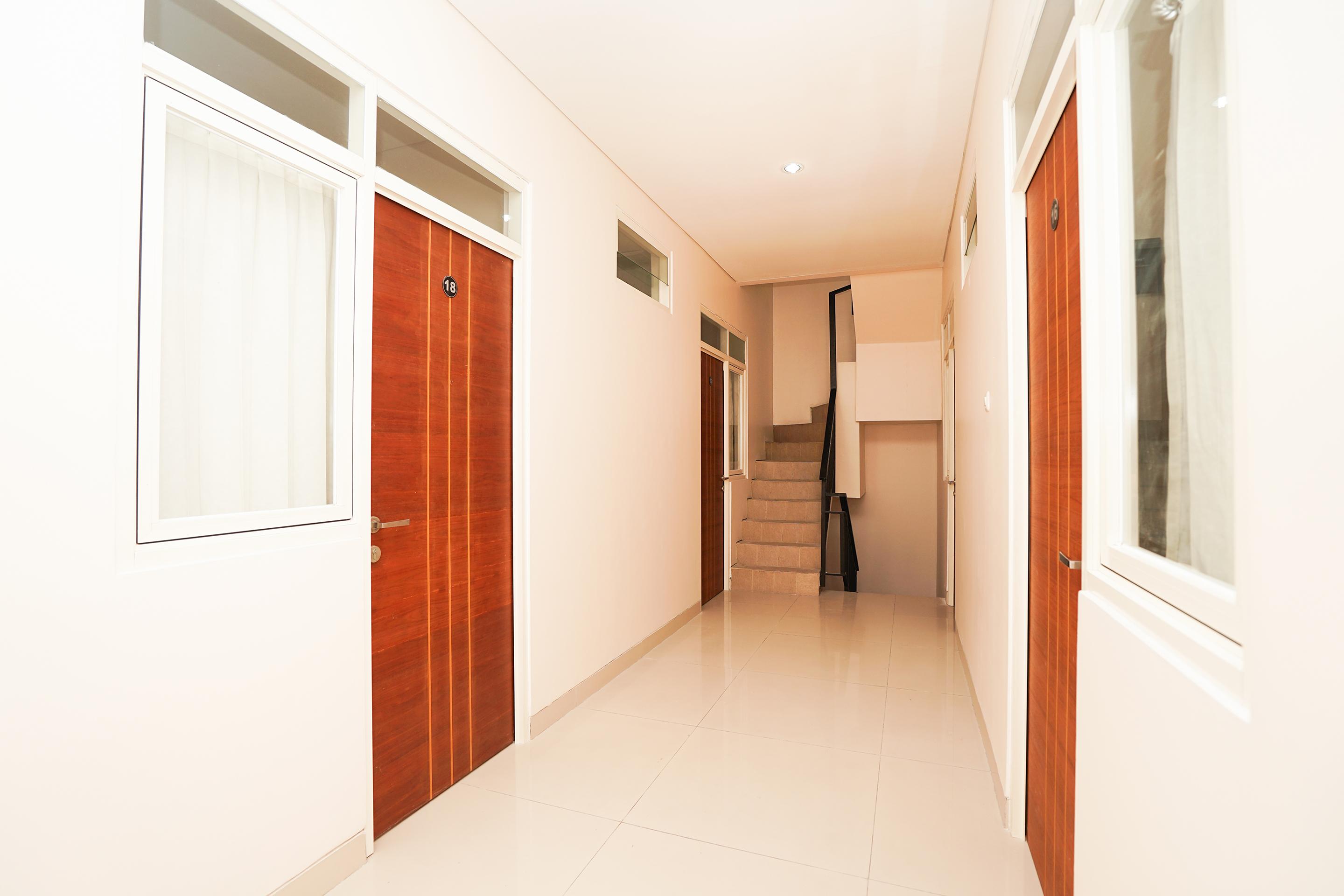 Oyo 782 Menjangan Residence At Citraland 1 Surabaja Exteriér fotografie
